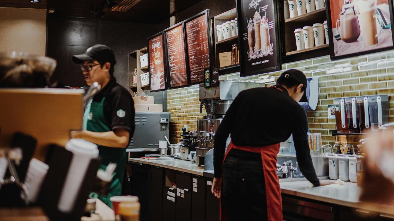 The community offers several Starbucks locations alongside a variety of locally owned coffee shops, making it easy to grab your favorite brew. Whether you’re looking for a quick caffeine fix or a cozy spot to relax, there are plenty of options nearby to suit every taste. Photo by Asaela Maury, Unsplash.