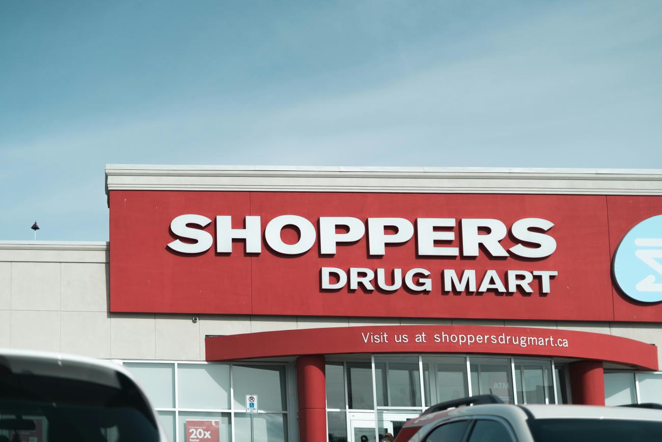 Several local pharmacies, including Shoppers Drug Mart and Rexall, are conveniently located nearby for all your health and wellness needs. Photo by Erik Mclean, Unsplash.